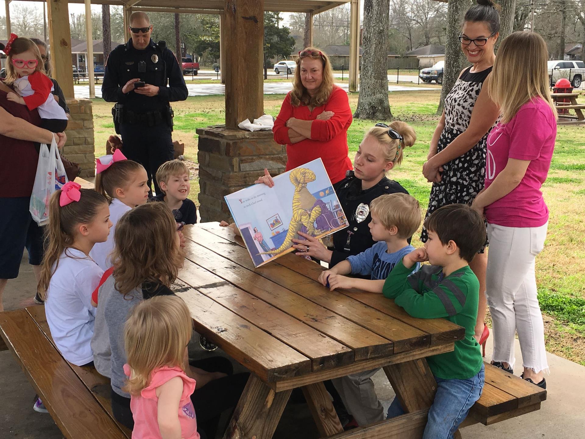 Outdoor storytime (2)